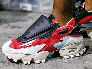CALZADO-ZAPATO-MUJER-BOTAS-FOOTWEAR-SHOES-BOOTS-WOMAN-SERMAPyer-Moss-Reebok-Trail-Fury-Release-Date-1.jpg