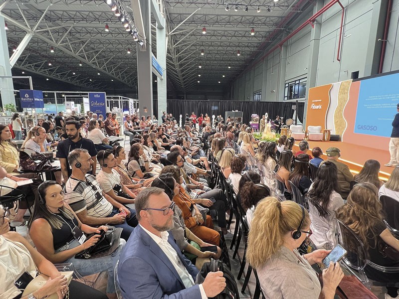 Los contenidos de conferencias y presentaciones consiguen una masiva convocatoria de visitantes. INSPIRAMAIS: Diseño e innovación en São Paulo