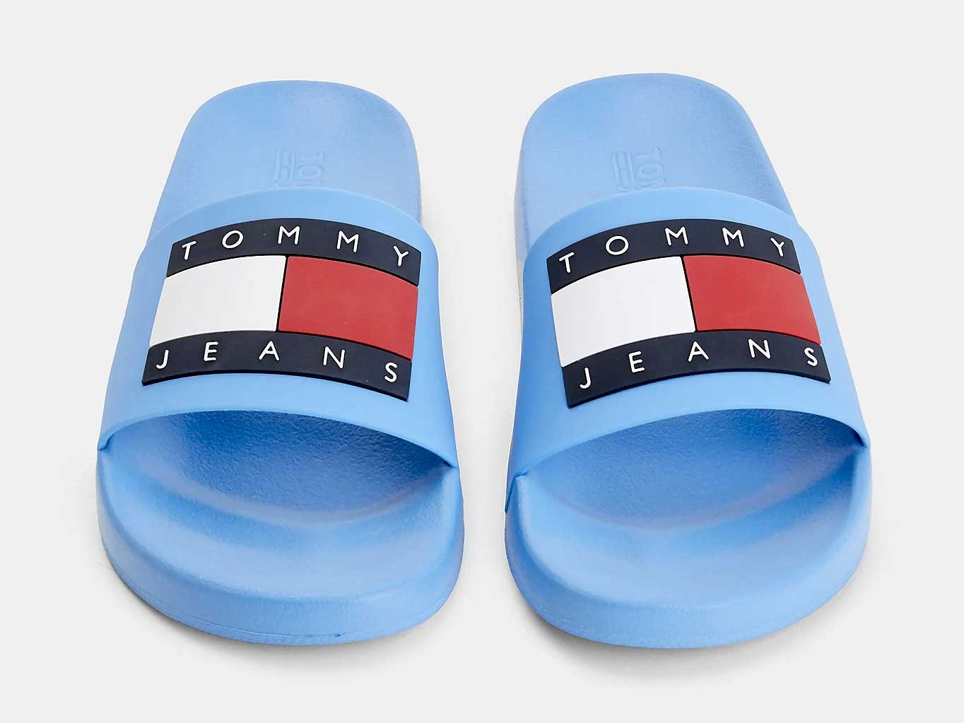 Chanclas, chinelas y zuecos inyectados. Causas de éxito